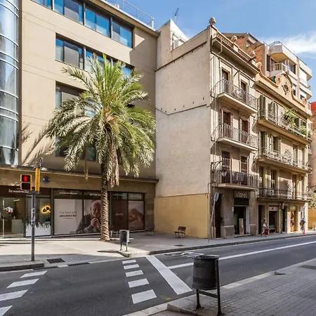 Gràcia Charm Sunlit Terrace, Ac&exposed Brick Apartamento *