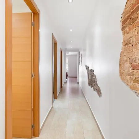 Gràcia Charm Sunlit Terrace, Ac&exposed Brick *