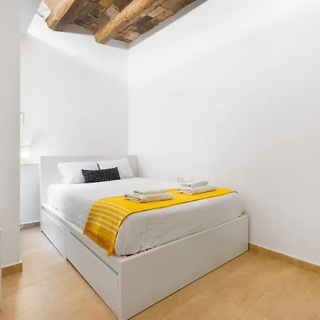 Gràcia Charm Sunlit Terrace, Ac&exposed Brick *